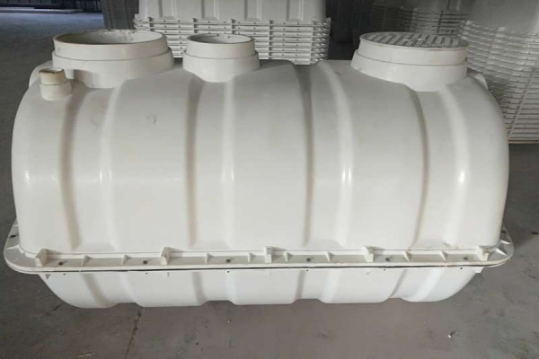 玻璃鋼化糞池進(jìn)行清理時(shí)需要注意哪些 玻璃鋼化糞池進(jìn)行清理時(shí)需要注意哪些