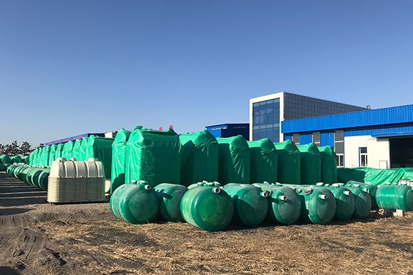 玻璃鋼化糞池在搬運的時候要注意哪些事項